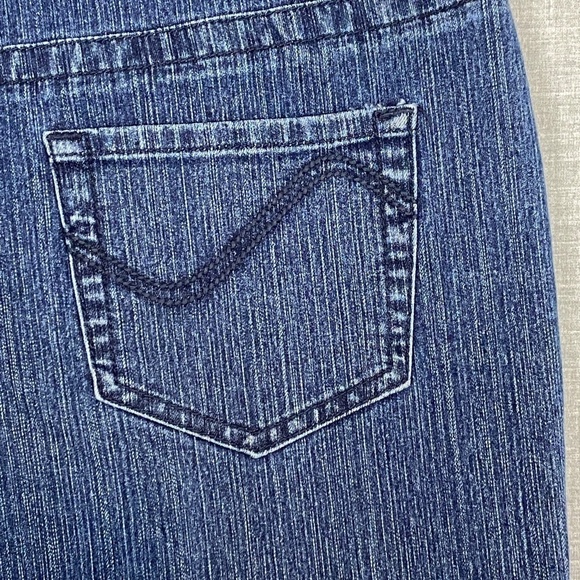 Christopher & Banks Jeans Mid Rise Baby Boot Blue Striated Denim Sz 4 - Picture 5 of 9